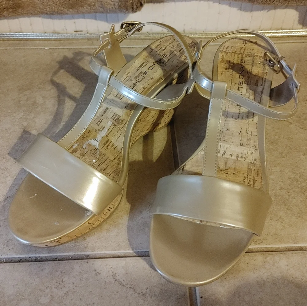 Bandolino Wedges - Picture 2 of 8